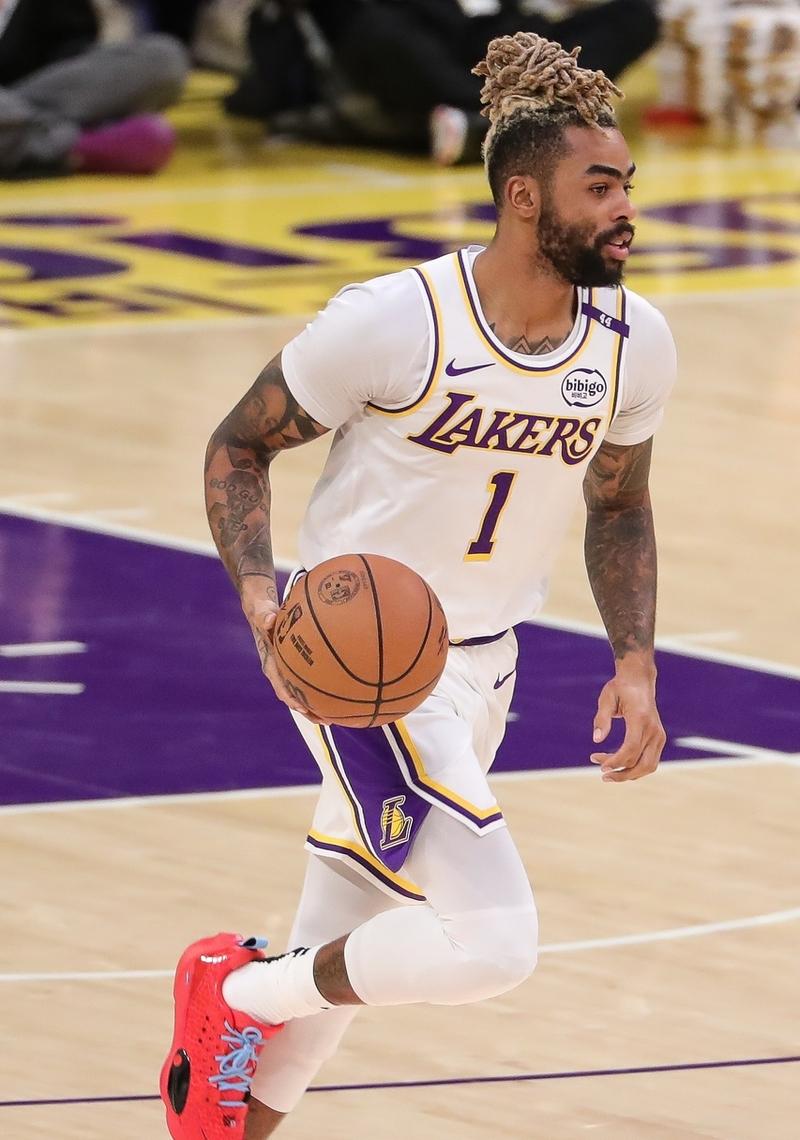 包含高效数据：投篮命中率达47%，助攻20+，全面发力！的词条