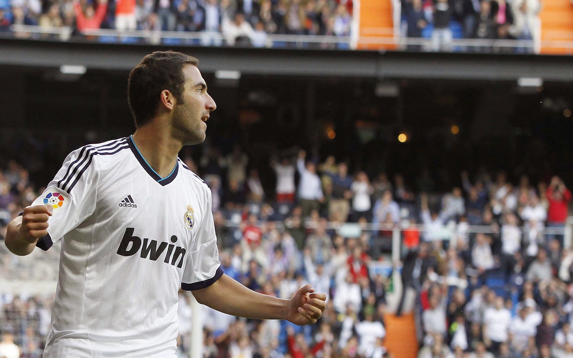 青少年“篮球+舞蹈”跨界演出在广州引起广泛反响，展现青春多元魅力